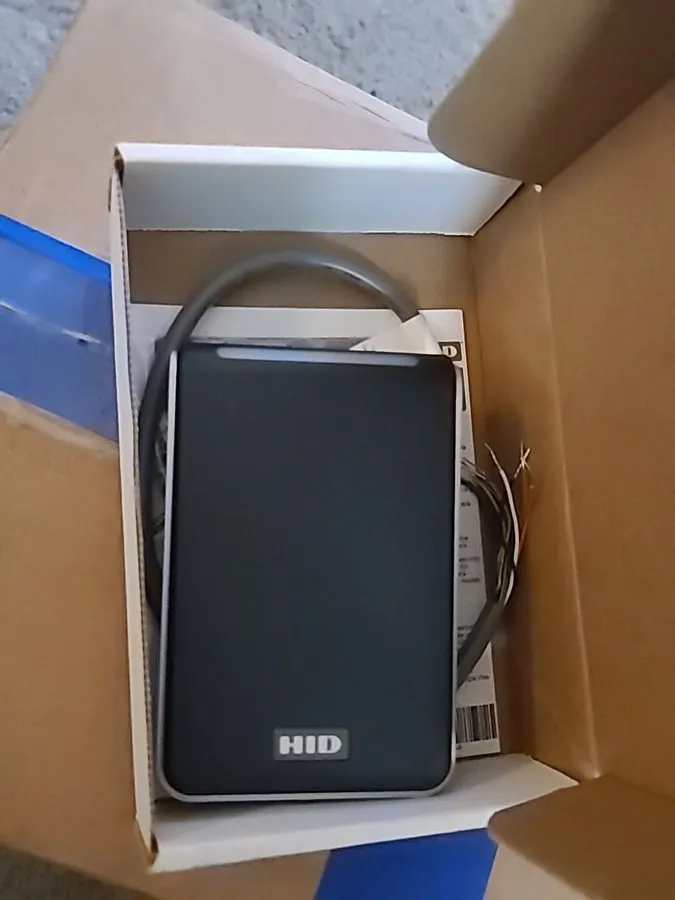 Оборудование видеонаблюдения HID SIGNO 40NKS-02-000NG8 hid er Model 40 er — фото лота 1