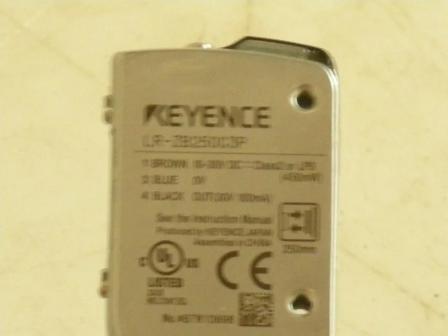 Датчик Keyence LR-ZB250C3P Sensor w/ M8 Connector Sn 250mm