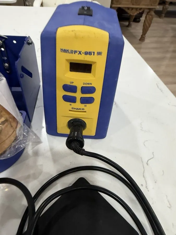 Паяльная станция HAKKO Fx951-66 Esd-safe Soldering Station 75w 24v. Description — фото лота 1