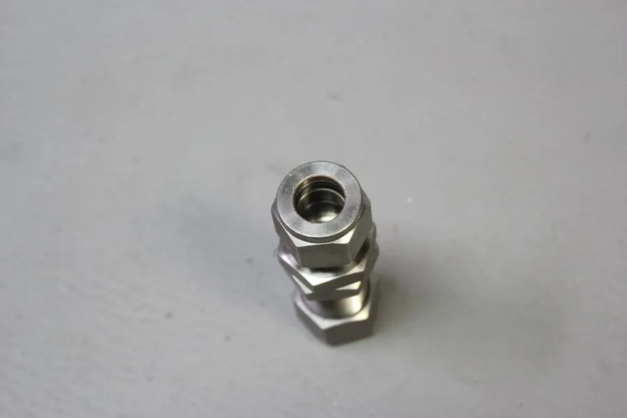 Фитинг Swagelok SS-810-61 Tube Fitting, Bulkhead Union, 1/2 in. Tube OD