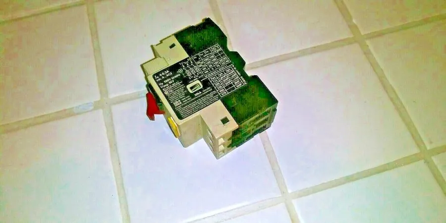 Автоматический выключатель Telemecanique GV2-M10 4-6.3 A Motor Circuit Breaker 6