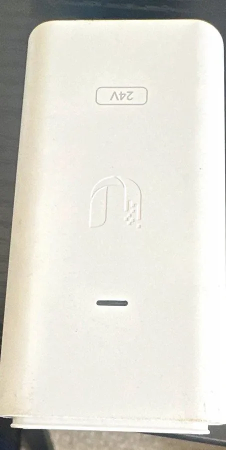 Точка доступа Wi-Fi Ubiquiti Networks POE-24-12W-G PoE Injector, 12W, Black — фото лота 1