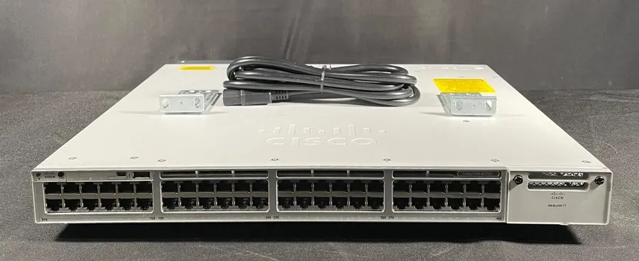 Коммутатор Cisco C9300-48H-A Catalyst 9300 48-Port Multigigabit PoE+ Switch
