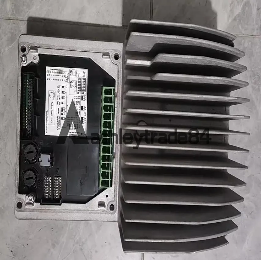 Электропривод Lenze motec Drive E84DGDVB22242PS 8400