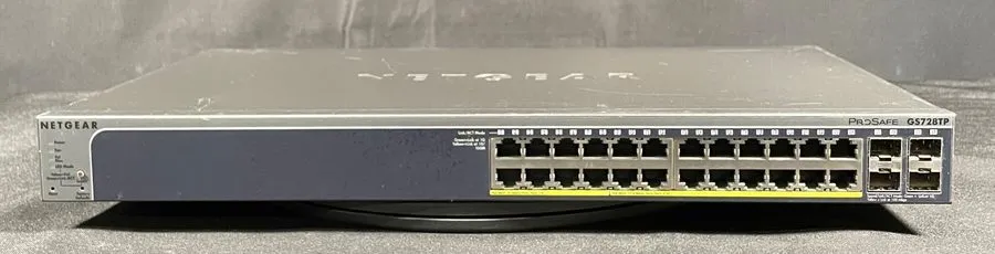 Коммутатор NETGEAR GS728TP Pro 24 Port Gigabit Smart PoE+ Switch 190W 4x SFP GS7