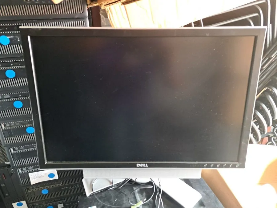 Монитор Dell UltraSharp 2407WFPb 24" Widescreen LCD Monitor 1920x1200 Works Grea