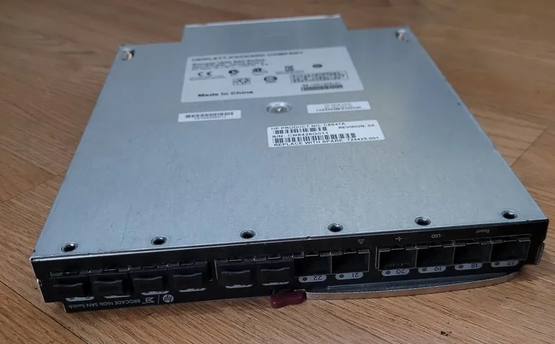Коммутатор HP Brocade 16Gb SAN Switch C8S47A 724425-001