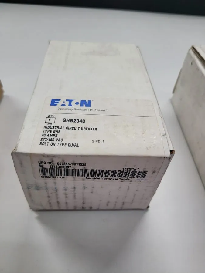 Автоматический выключатель Eaton GHB2040 2-pole 40 amp 277- 480 V Bolt on GHB Ci