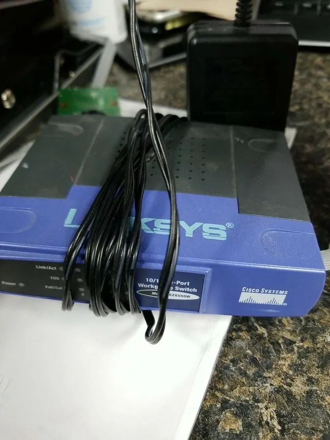 Коммутатор Cisco Linksys 10/100 5-Port Workgroup Switch Model: EZXS55W