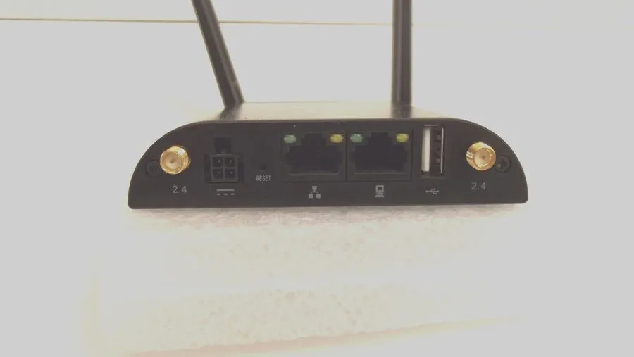 Маршрутизатор CradlePoint IBR600LPE-VZ Verizon Wireless Router w/Antennas D-9