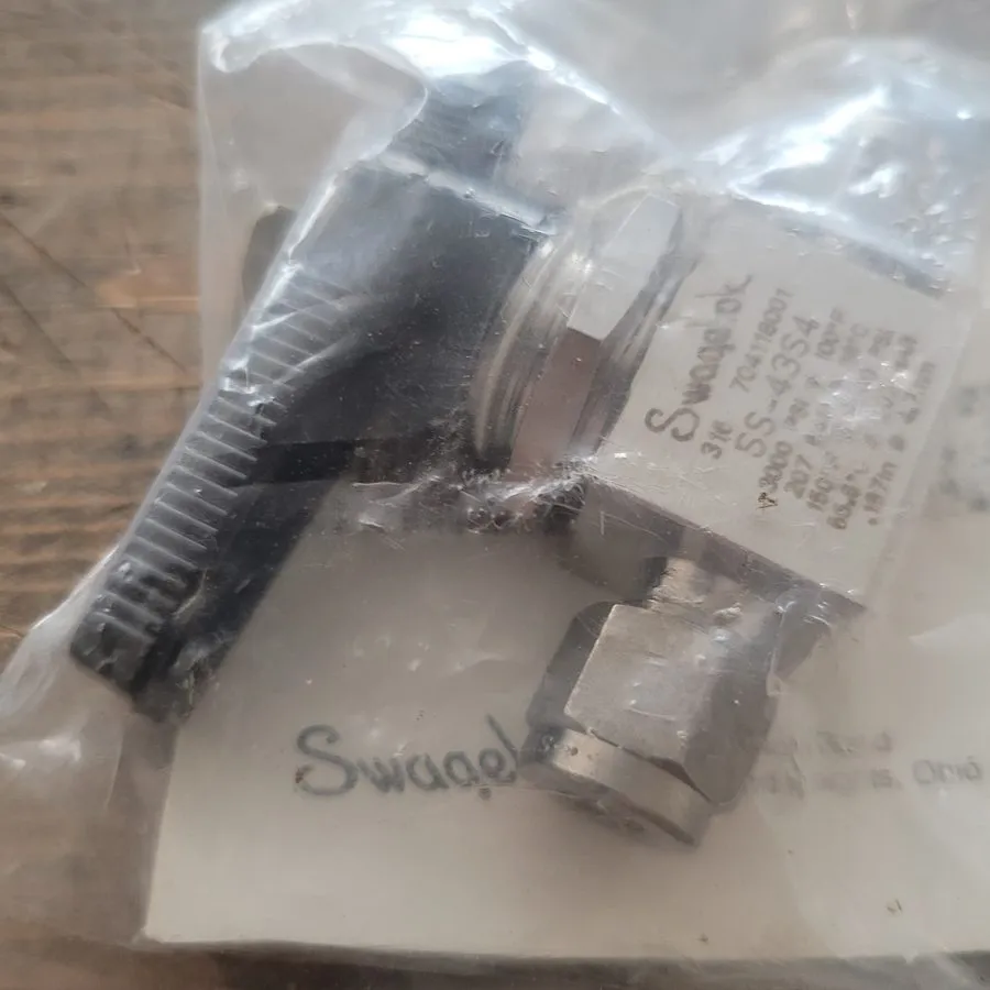 Клапан Swagelok SS-43S4 316 Stainless Steel Ball Valve 1/4"