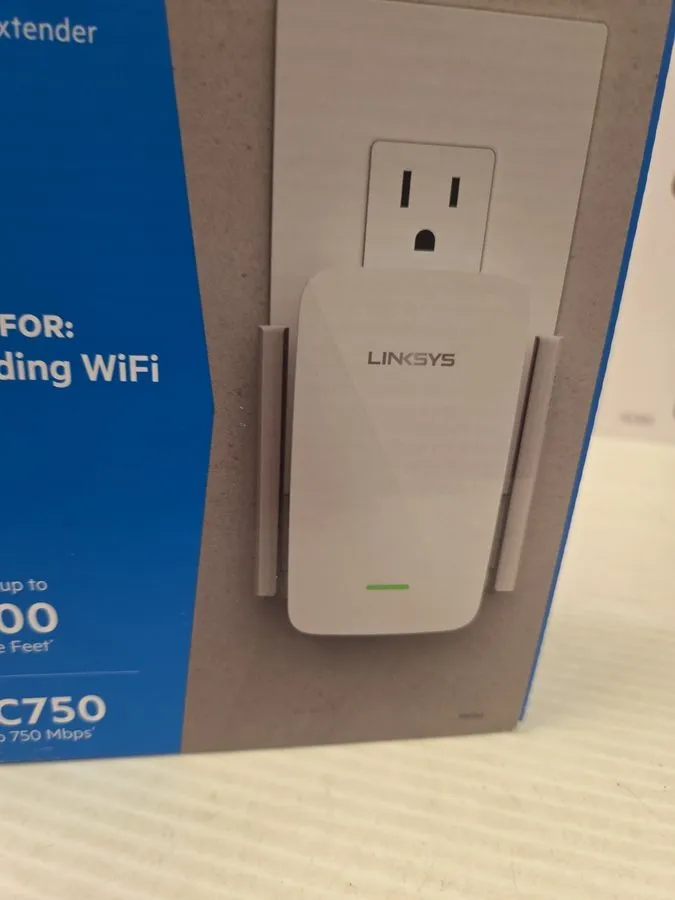 Объектив Linksys Model RE6300 AC750 Boost Dual-Band Wi-Fi Gigabit Range Extender — фото лота 3