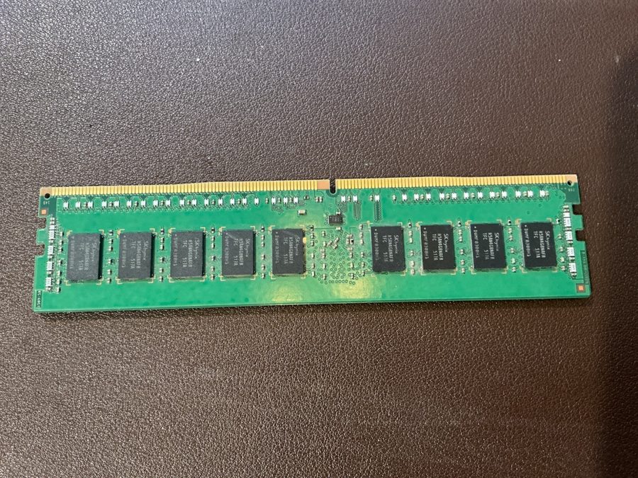 Модуль памяти SK hynix 32GB 4x8GB DDR4-2133 ECC RDIMM HMA41GR7AFR8N-TF 2Rx8