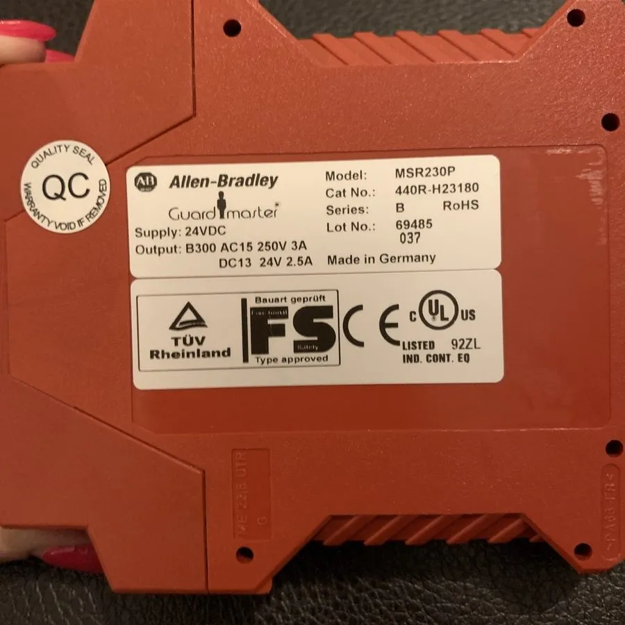 Реле безопасности Allen-Bradley Guard Master MSR230P Ser B 440R-H23180