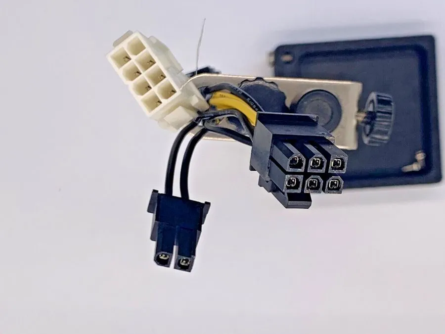 Ускоритель Supermicro 8-pin to Two 6+2 Pin 5cm Power GPU Cable ( CBL-PWEX-1040 )