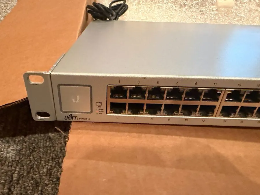 Коммутатор Ubiquiti Networks UniFi Switch 48 US-48 48-Port Switch (NON-POE)