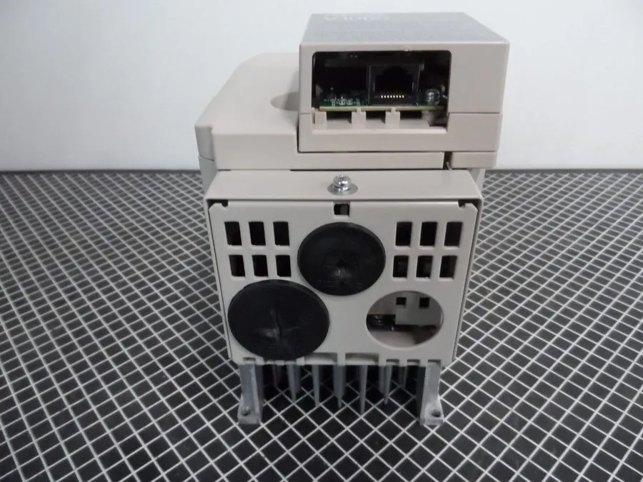 Частотный преобразователь Yaskawa V1000 AC Drive CIMR-VU4A0005FAA Rev. A 3HP 3Ph