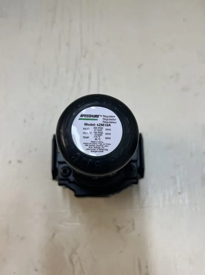 Трубопроводная арматура Speedaire Model 4ZM19A Air Pressure Regulator 3/8 in 30-