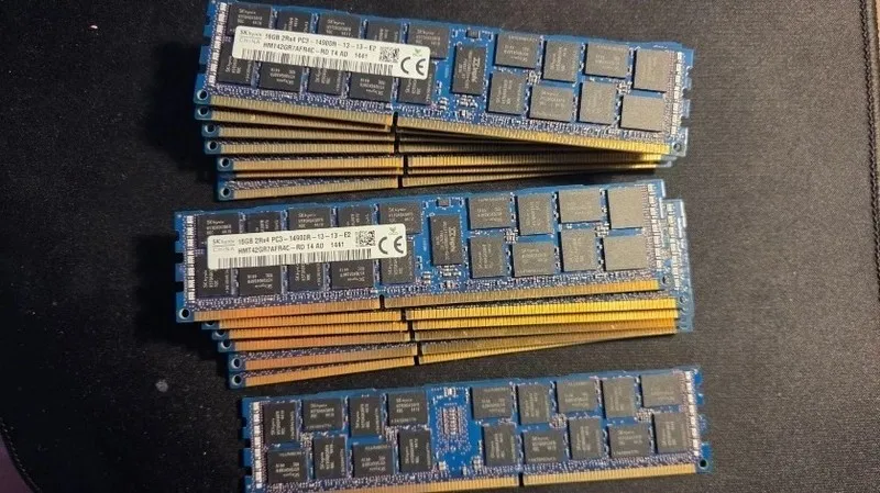 Модуль памяти 16GB SK Hynix Server RAM DDR3 PC3-14900R-13-13-E2 HMT42GR7AFR4C-RD