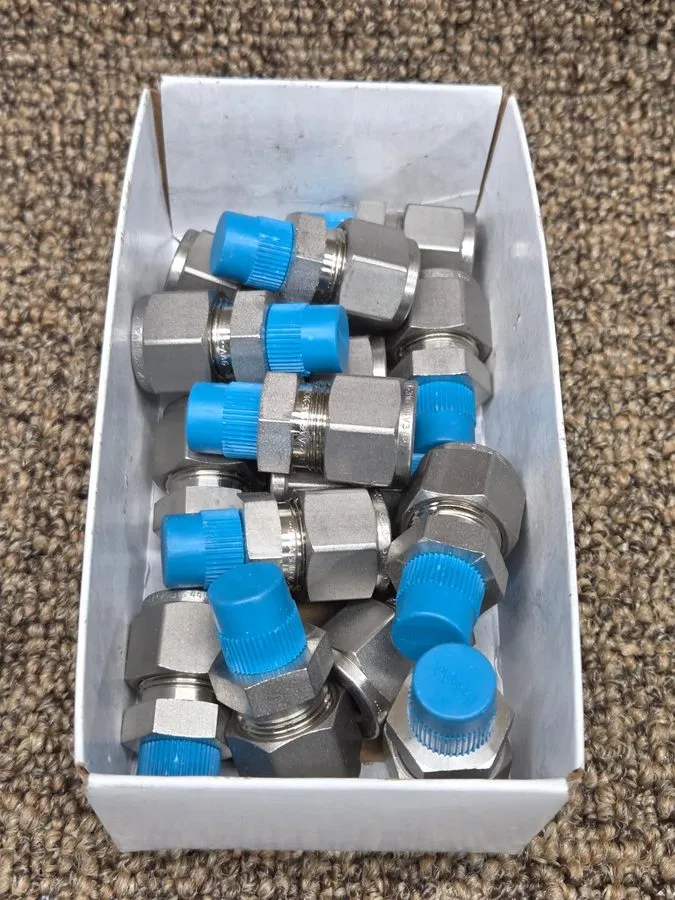 Разъём Swagelok Connector Fitting, 1/2" Tube x 1/4" Male NPT, SS-810-1-4