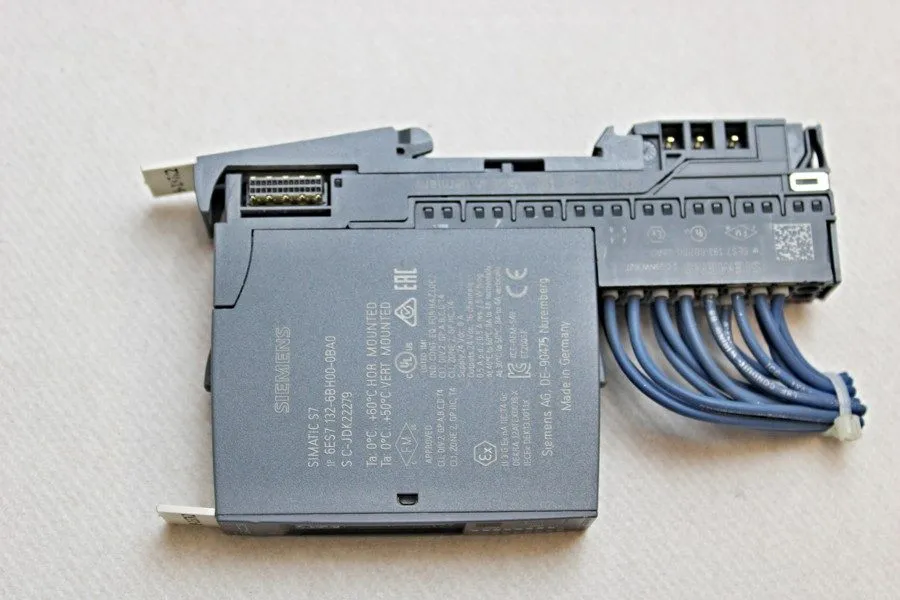Модуль ввода-вывода Siemens SIMATIC S7 6ES7132-6BH00-0BA0 E:06 V1.0.3 Digital Ou