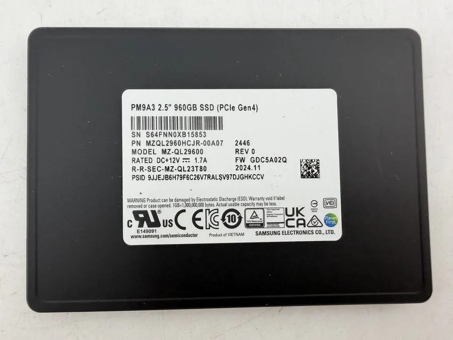 SSD-накопитель Samsung PM9A3 960GB 2.5” SSD U.2 PCle 4.0 x4 MZQL2960HCJR-00A07、0