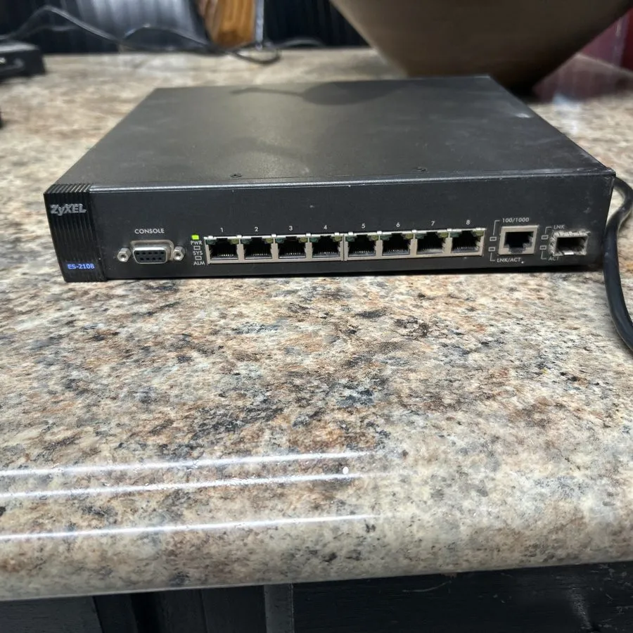 Коммутатор Zyxel ES-2108PWR 8+1 port Managed PoE Ethernet Switch — фото лота 2