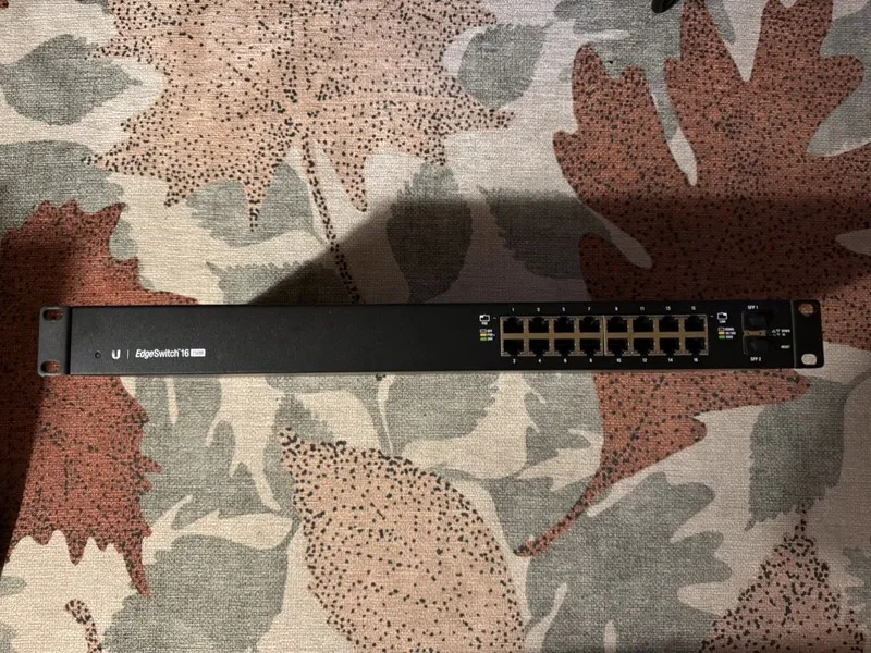 Коммутатор Ubiquiti EdgeSwitch 16 150W ES-16-150W 16-Port PoE+ Network Switch