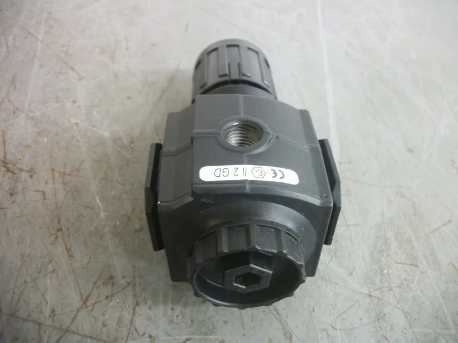 Трубопроводная арматура Norgren R73G-3AK-RMG Pressure Regulator W/Gauge 3/8” PTF