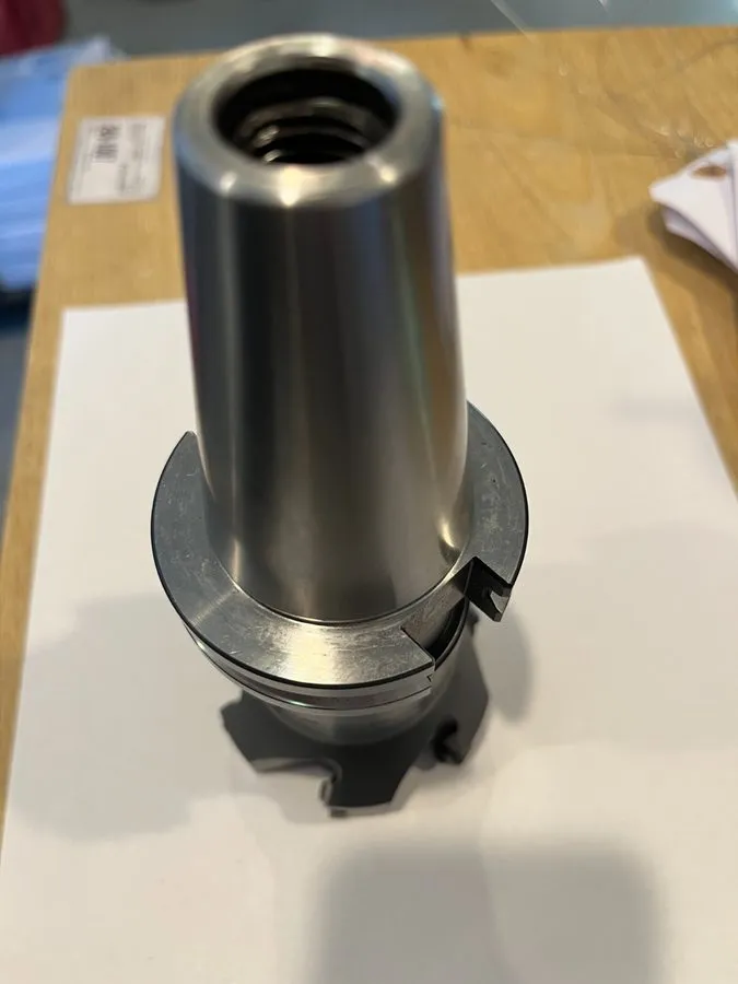Режущий инструмент FACE MILL Cat 40 Taper holder and Sandvik Cutter RA29090-075R — фото лота 1