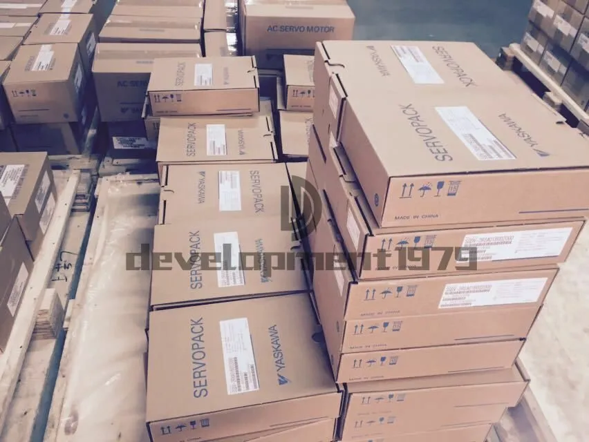 Сервопривод YASKAWA SERVO DRIVER SGD7S-180A00A