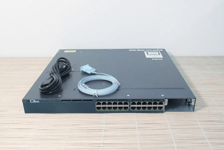 Коммутатор WS-C3560X-24P-L V02 Cisco 3560X 24 Port 1GigE PoE+ Switch W/ 1x C3KX-