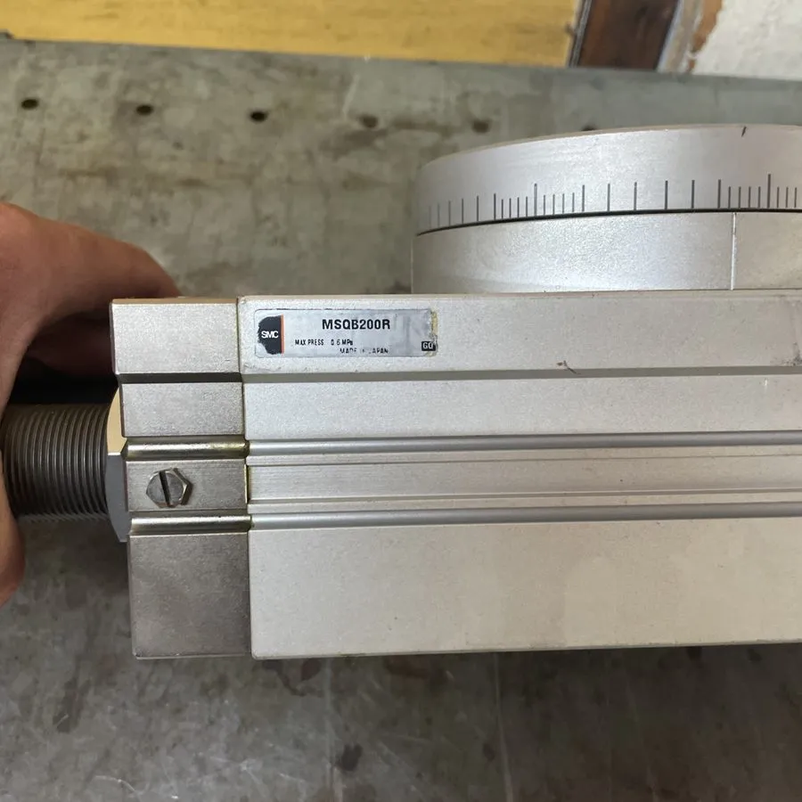Поворотный стол SMC MSQB200R Pneumatic Rotary Table Cylinder — фото лота 1