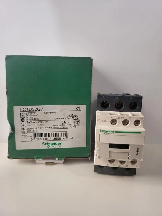 Контактор Schneider LC1D32G7 3P AC Contactor, 32A AC-3, 120V AC Coil, Max 690V