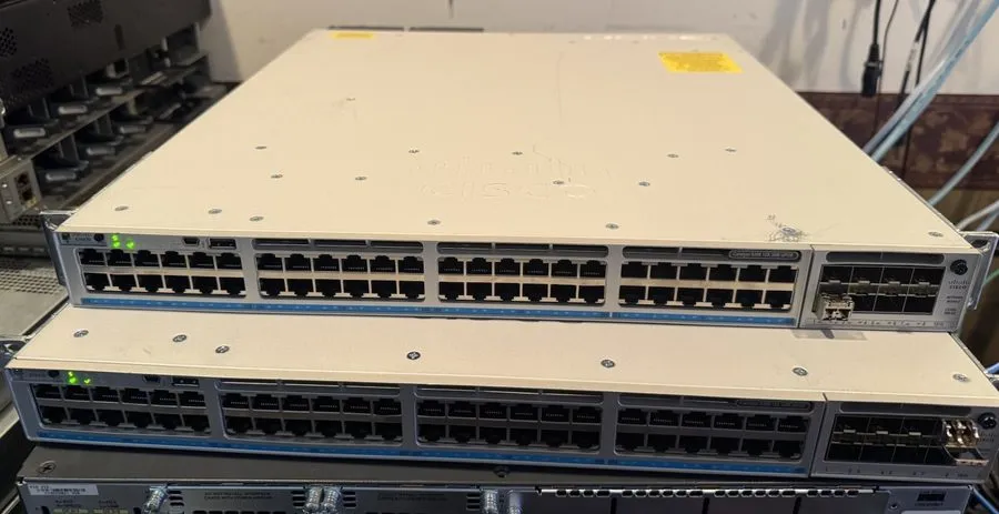 Коммутатор Cisco C9300-48UXM-A Switch 48-port UPoE 2x PWR-C1-1100WAC-P w/ C9300-
