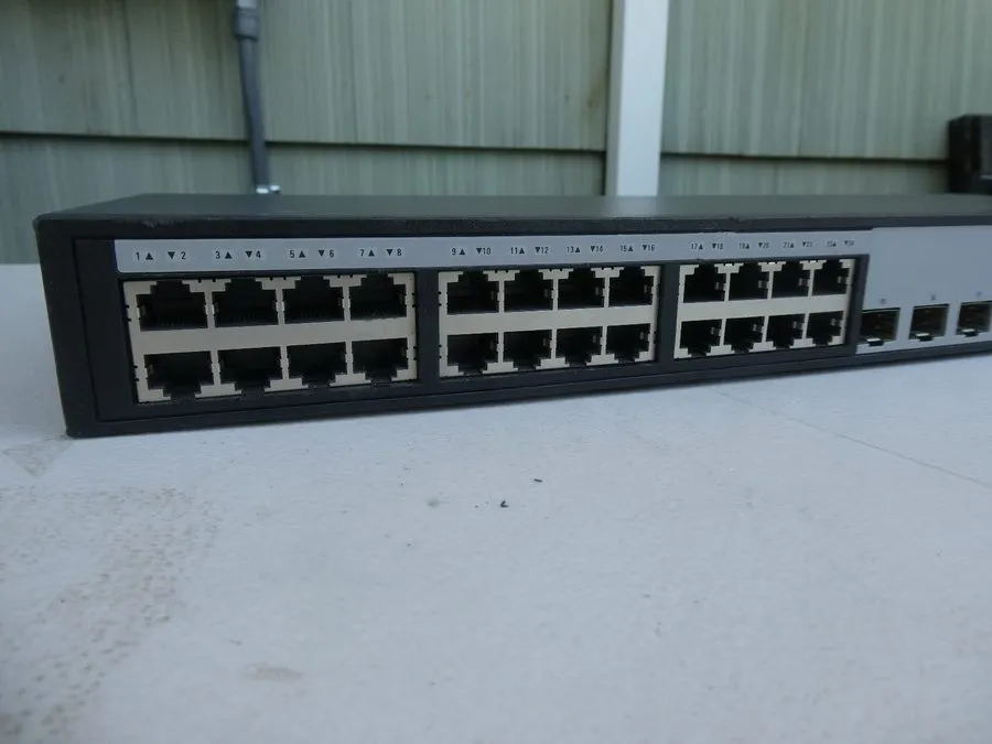 Коммутатор 1x HP 1920-24G POE+ JG925A 24 PORT GIGABIT MANAGED SWITCH 4x SFP