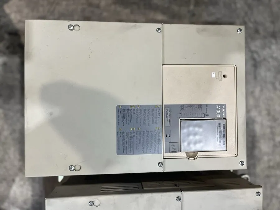 Частотный преобразователь Yaskawa A1000 AC Drive CIMR-AC4A0072AAA-0121 — фото лота 2