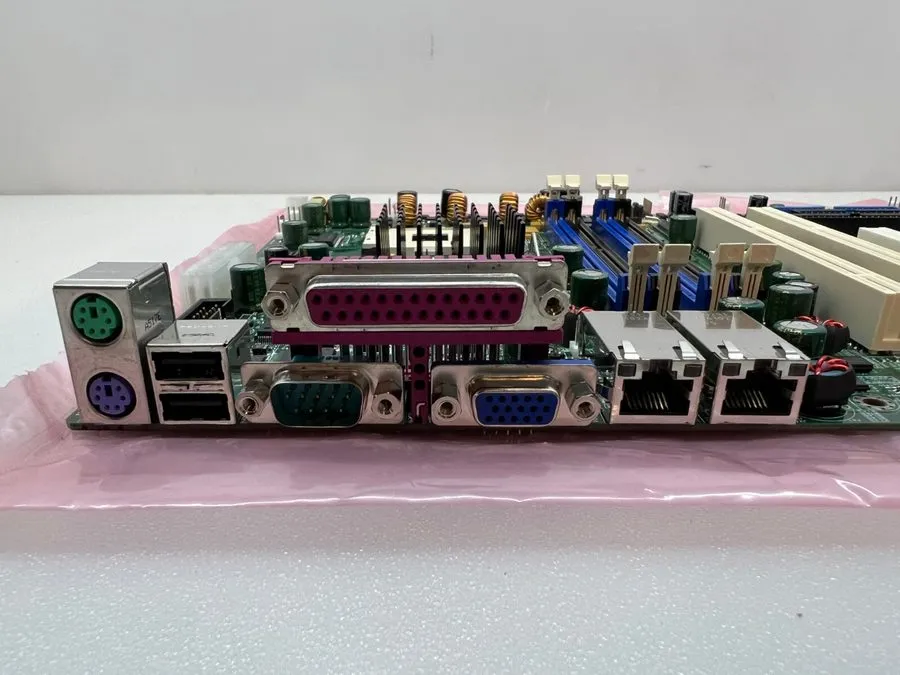 Материнская плата P4SCI