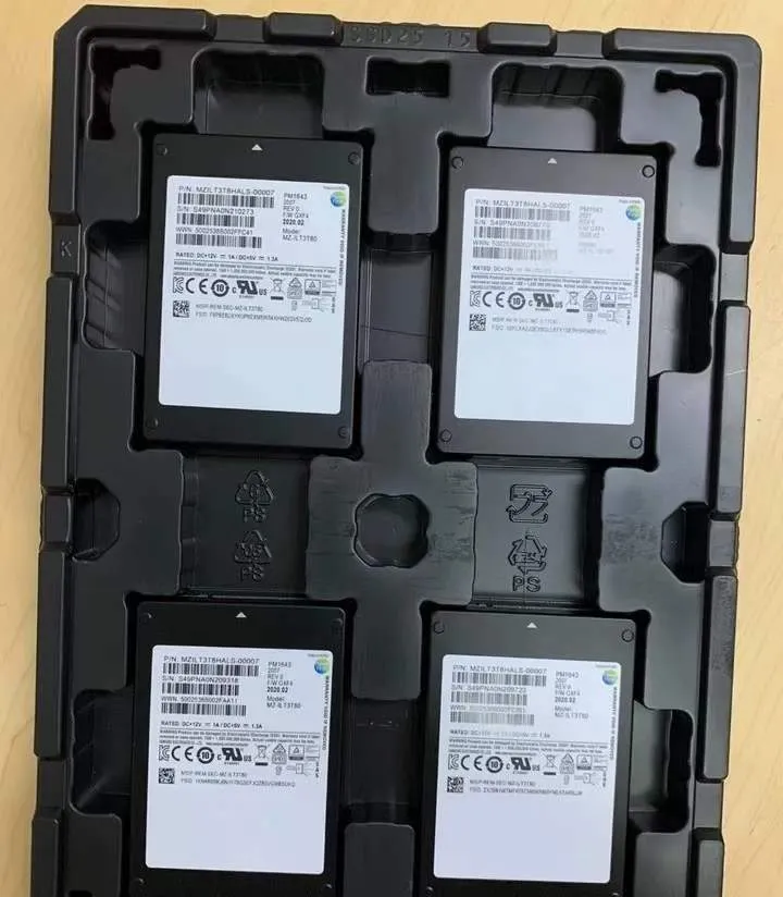 SSD-накопитель Samsung PM1643 3.84TB SSD 2.5" SAS MZILT3T8HALS-00007 Solid State