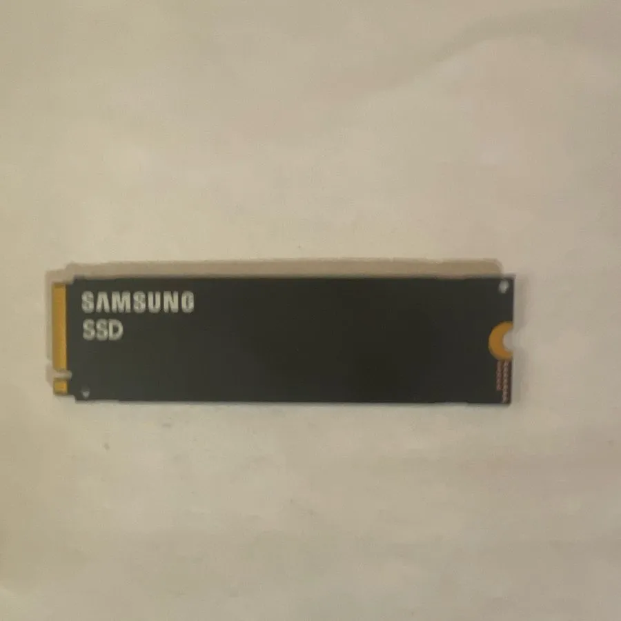 SSD-накопитель Samsung PM9A1 1TB M.2 NVMe PCIe Gen4x4 Internal SSD MZVL21T00HCLR — фото лота 1