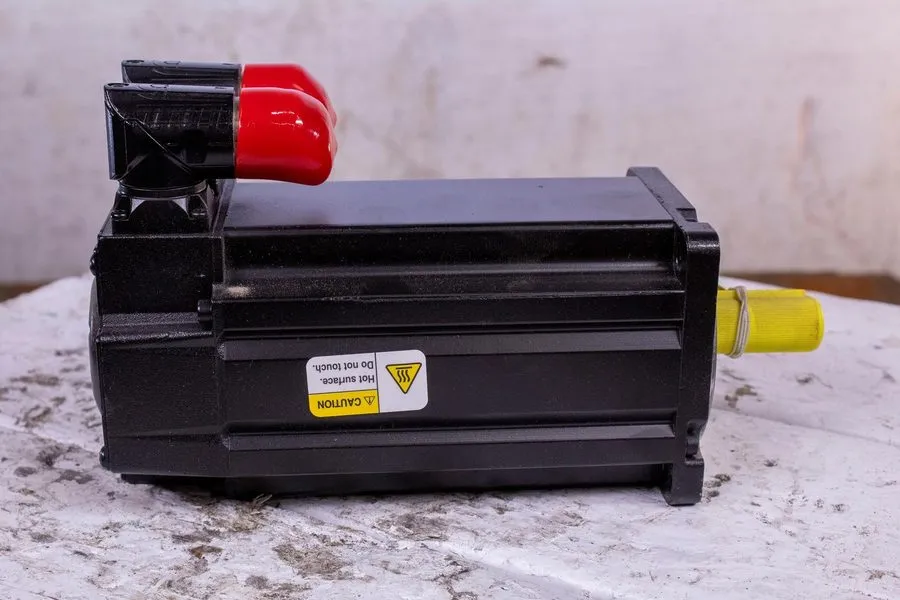 Серводвигатель Allen-Bradley MPL-B320P-RJ74AA Servo Motor
