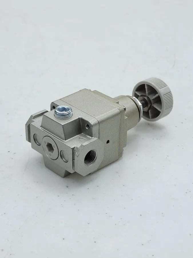 Трубопроводная арматура AirTAC GPR20006L Precision Pressure Regulator — фото лота 1