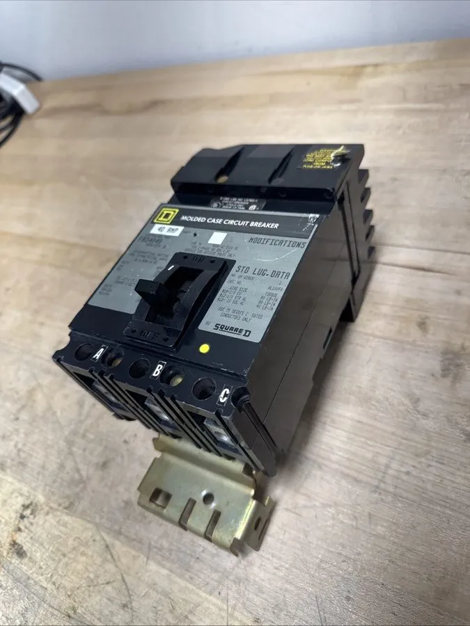 Автоматический выключатель SQUARE D FA34040 FA I-LINE 3 POLE 40 AMP 480v BLACK C