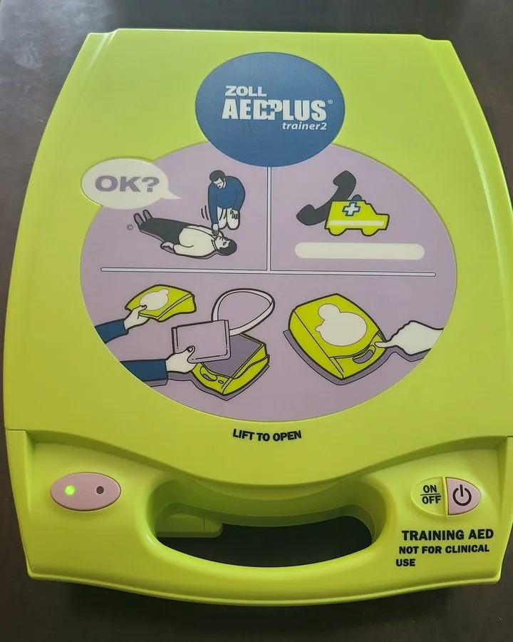 Медицинское оборудование ZOLL AED PLUS TRAINER2 Training Device with Pads- No Re — фото лота 1