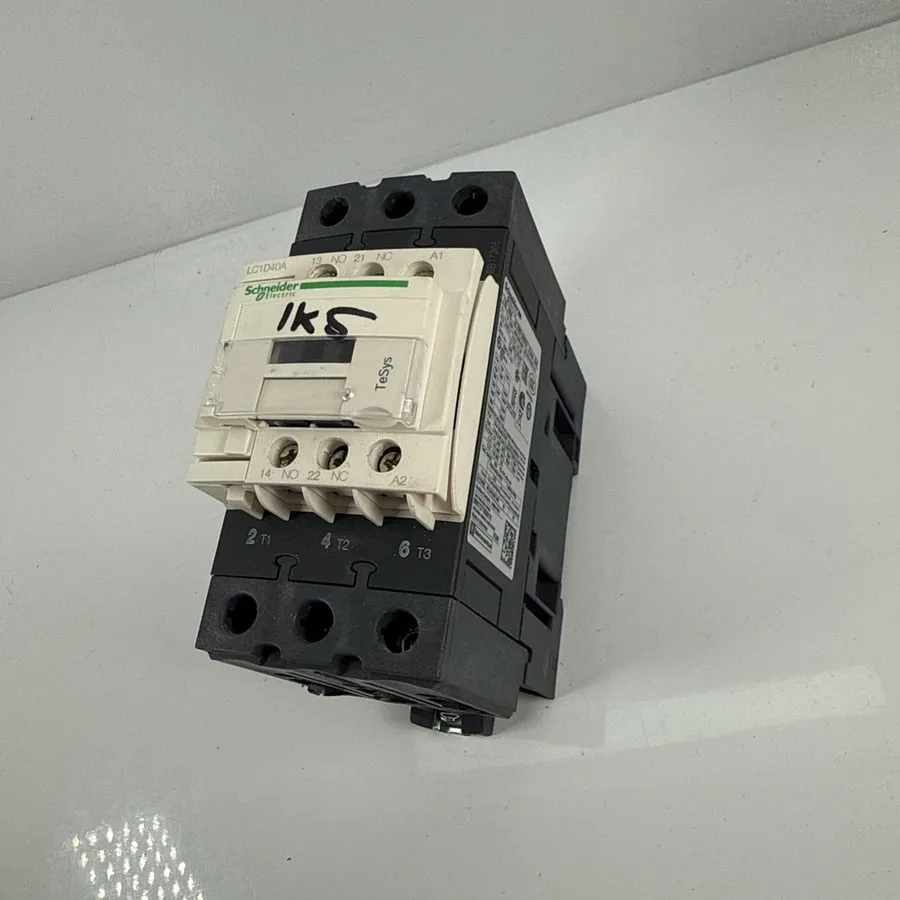 Контактор Schneider Electric TeSys D LC1D40A Contactor 40A 3P 110V AC Coil