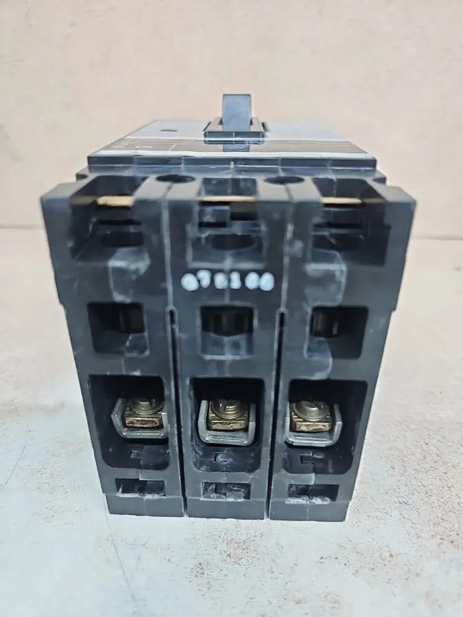 Автоматический выключатель Siemens Sentron Series 3 pole circuit breaker 20A 480