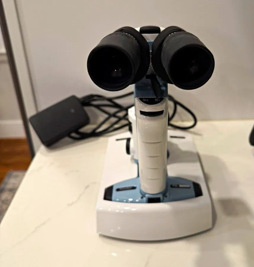 Медицинское оборудование Keeler PSL Classic 3010-P-2000 Portable Slit Lamp w/ Ch