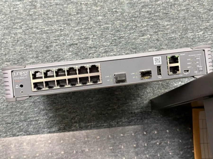 Коммутатор Juniper EX2300-C-12P 12 Port PoE+ Fanless Switch 2x 10GbE SFP+ Junos