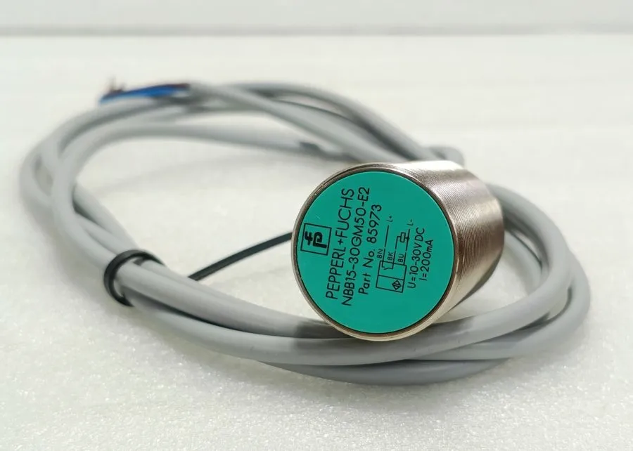 Датчик приближения PEPPERL & FUCHS NBB15-30GM50-E2 INDUCTIVE PROXIMITY SENSOR UN — фото лота 1