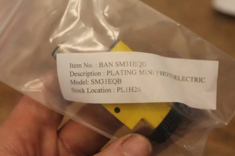 Фотоэлектрический датчик Banner SM31EQD Mini-Beam Photoelectric Emitter Sensor 1
